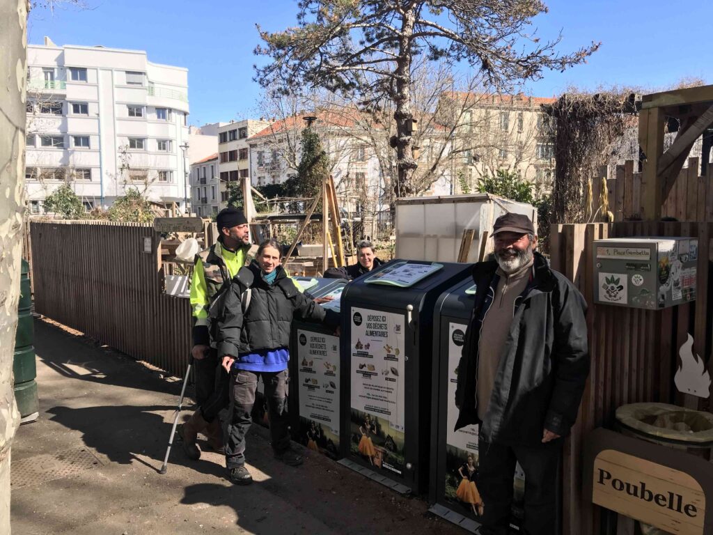 Installation du nouveau Point d'apport volontaire de biodéchets avec Job agglo